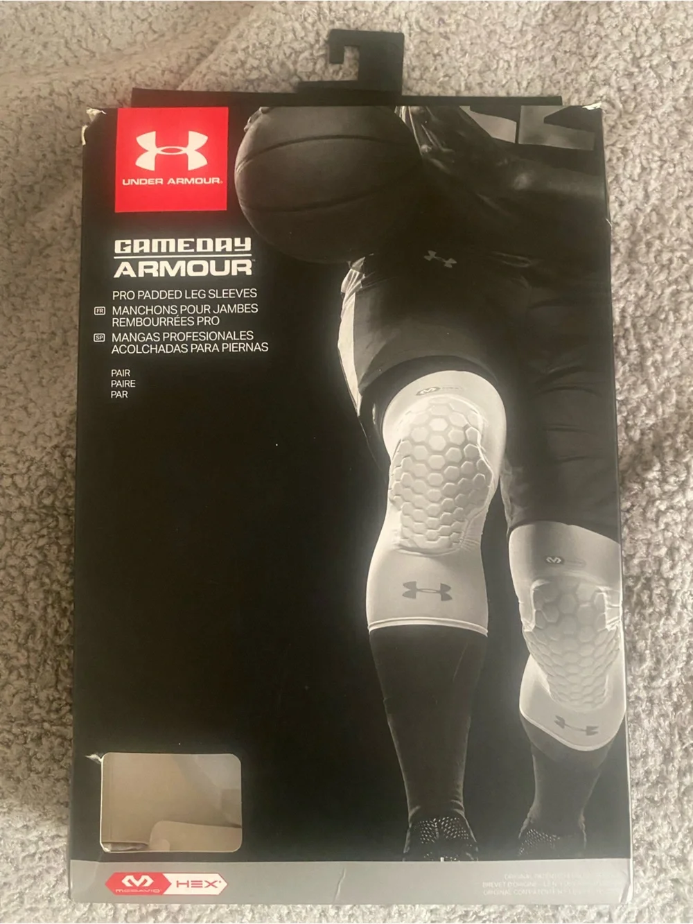 NWT Under Armour White Hex Padded Compression Sleeves, sz. Adult Medium